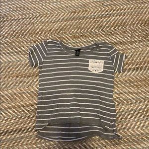 Grey and white striped tee